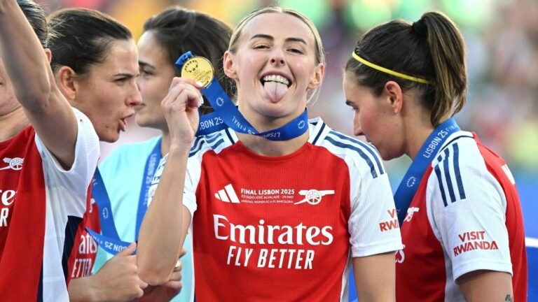 Chloe Kelly joins Arsenal from Manchester City on permanent deal