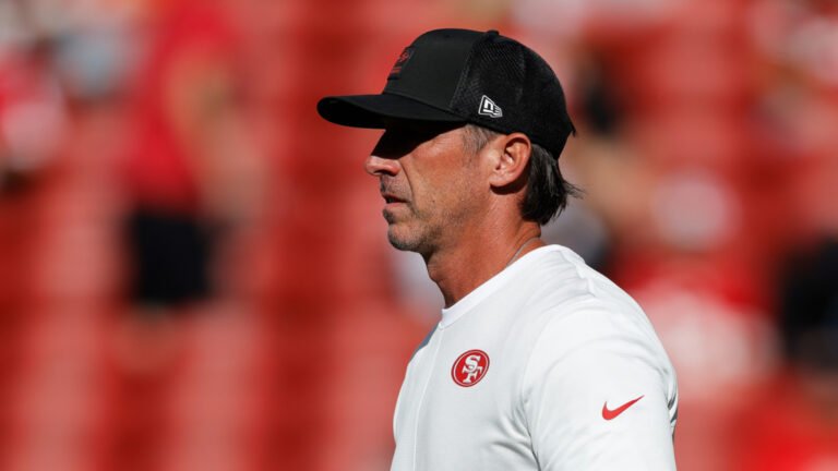49ers’ Shanahan wants to sign familiar WR after Sunday’s injuries