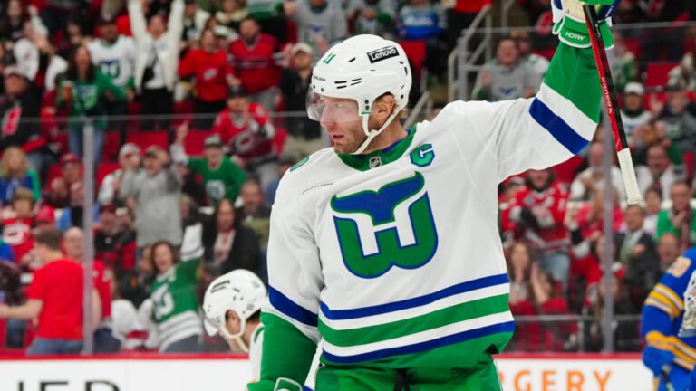 Hurricanes, Avalanche insult former fans with throwback jerseys