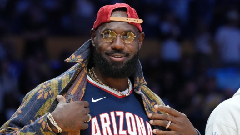 Lakers receive excellent news on LeBron James amid hot start