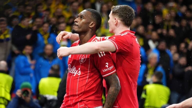 Hosts hold off comeback to reach Europa League last 16