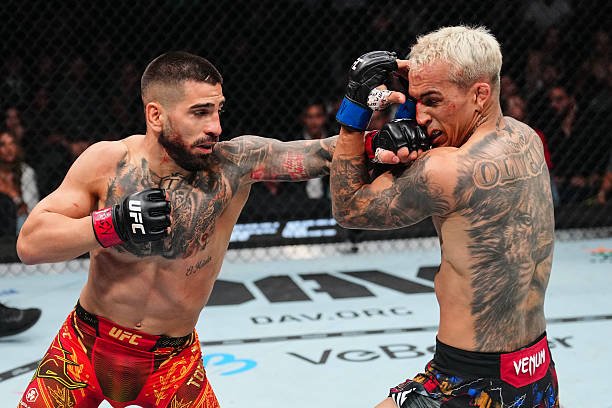 Charles Oliveira Offers His Prediction