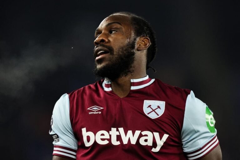 Former West Ham forward Antonio makes Qatar switch