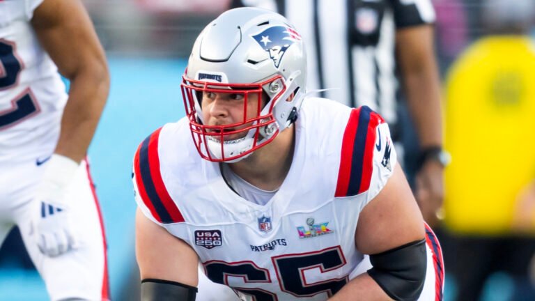 Bears reportedly fill center need with Patriots trade agreement