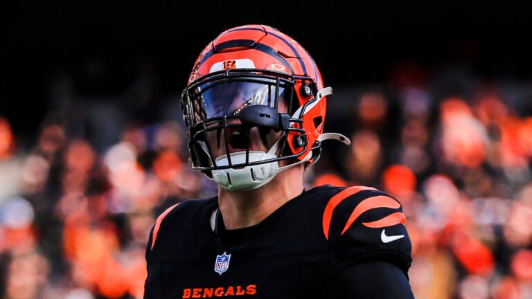 Hall of Famer rips Bengals for handling of Trey Hendrickson