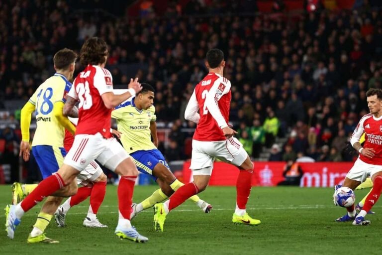 Gunners’ treble hopes extinguished as Charles wins it late for Saints