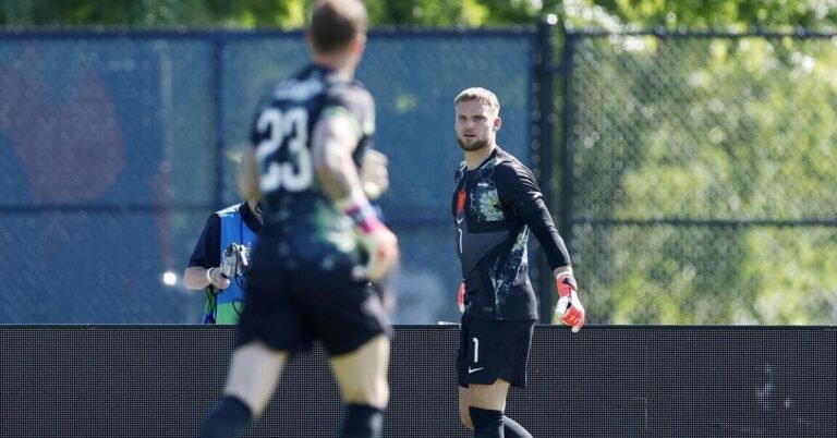 Oranje win marred by injury