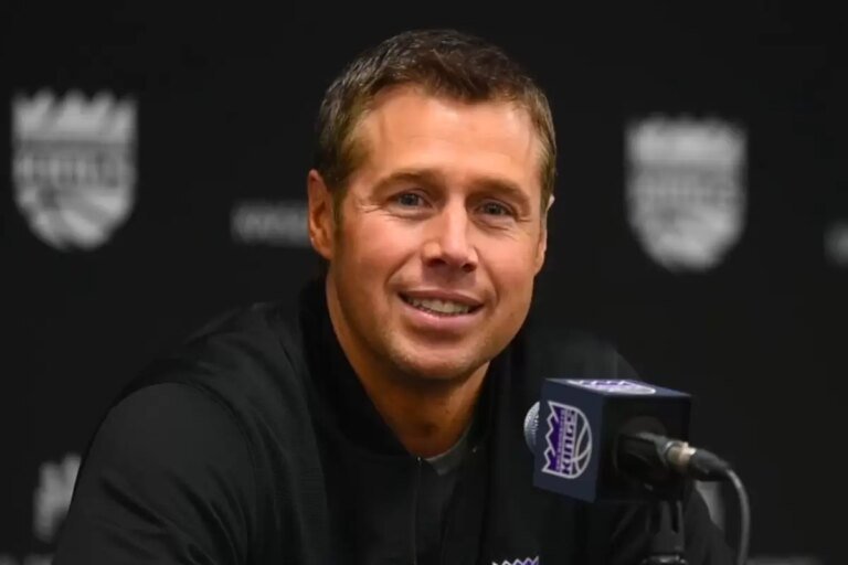 Paris Basketball targets Dave Joerger