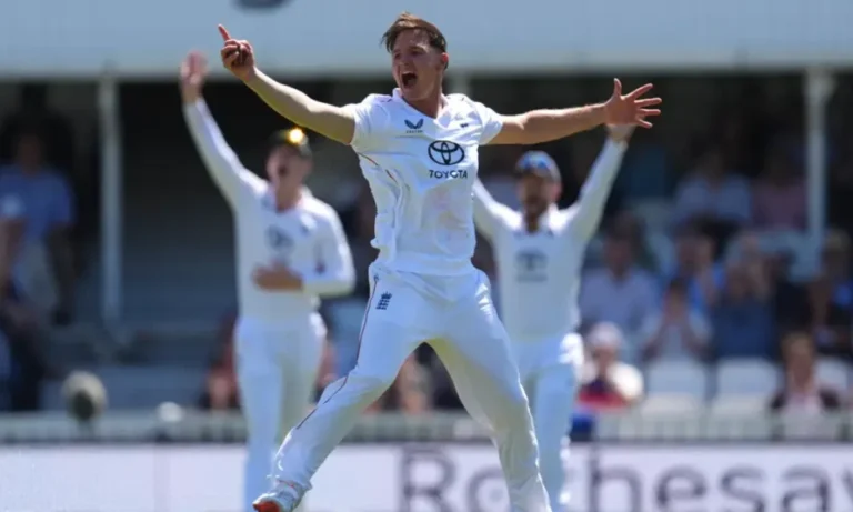 Debutant Sonny Baker claims two wickets as England hold New Zealand in check