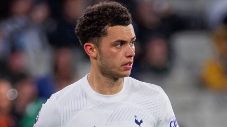 Everton and Crystal Palace agree straight swap deal for Johnson and McNeil