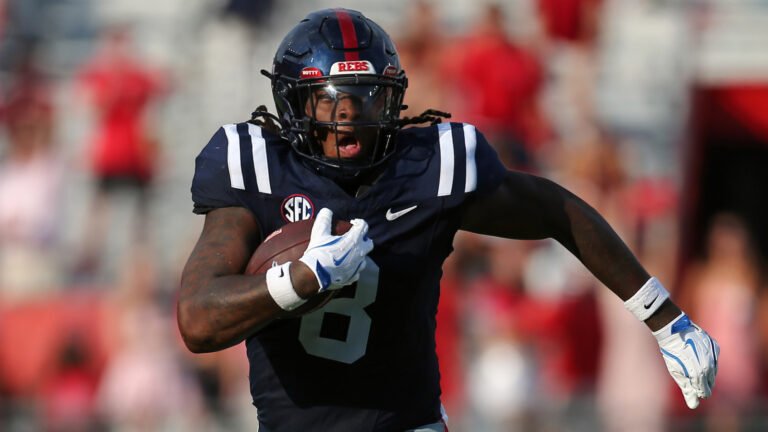 Weekly Syllabus: Fifth-year madness in college football with Week 0 days away