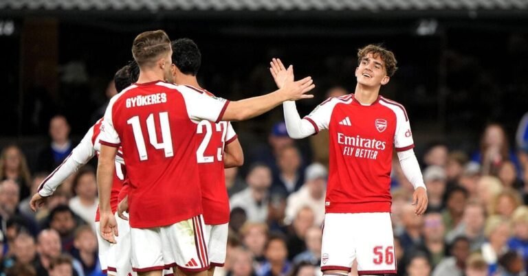 Dowman at the double as Gunners ease into fourth round