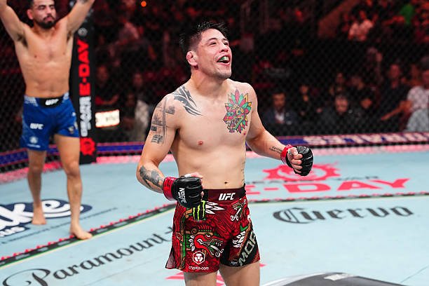 Brandon Moreno Outstrikes Joseph Morales To Finally Snap Two-Fight Skid At Noche UFC